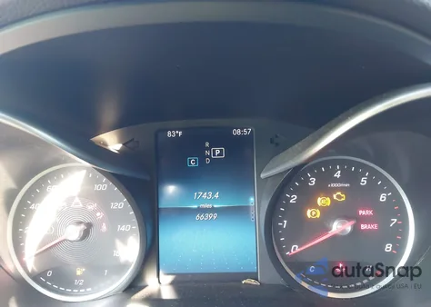 2019 Mercedes-Benz C 300 z USA, uszkodzony, nr VIN 55SWF8DB1KU308526